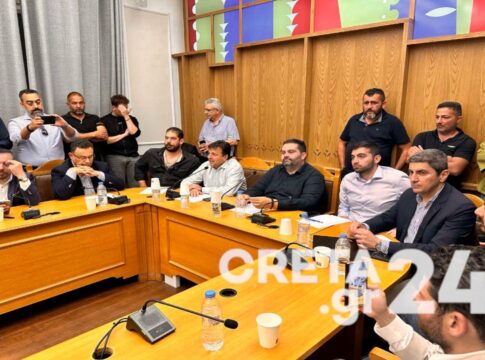«Θα ισοπεδωθεί η κτηνοτροφία και θα πεινάσουν οικογένειες στην Κρήτη αν καταργηθεί η τεχνική λύση», προειδοποιούν οι παραγωγοί – Ζητούν συνάντηση με τον Τσιάρα