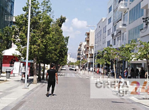 Τώρα πρέπει να σκάψουν και τον πεζόδρομο της Δικαιοσύνης!