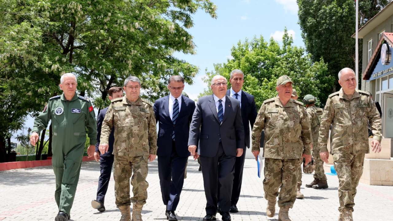 Τουρκία: Ο Γκιουλέρ επιθεώρησε στρατιωτικές μονάδες στα σύνορα με το Ιράν