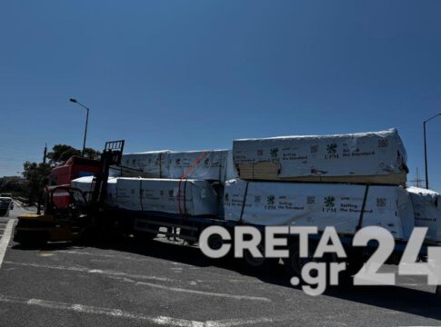 Βαρύ φορτίο φορτηγού πήρε επικίνδυνη κλίση στον ΒΟΑΚ (εικόνες)