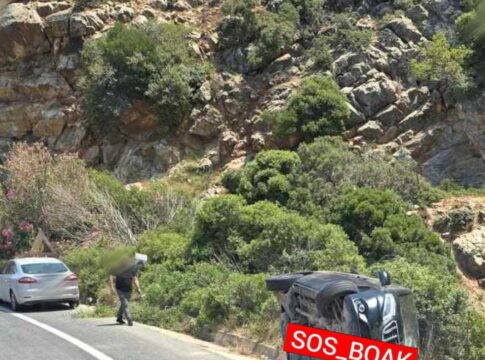 ΒΟΑΚ: Αυτοκίνητο βγήκε εκτός πορείας και αναποδογύρισε