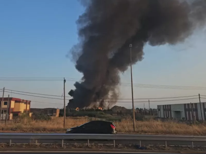 Πυκνός καπνός στη Σίνδο