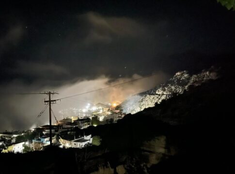 Ασυνήθιστη ομίχλη «σκέπασε» χωριό του Ηρακλείου – Εικόνες