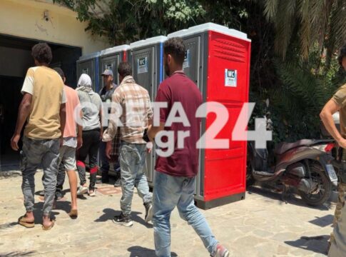 Δεν πρόλαβε να αδειάσει και ξαναγέμισε με μετανάστες το πρώην ψυγείο στο λιμάνι του Ηρακλείου