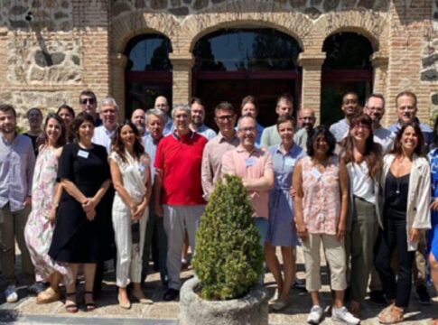 Έξυπνοι Καθρέφτες για Καλύτερη Ζωή: Το Έργο MAYA υποστηρίζει Εφήβους και Νέους Ενήλικες μετά τον Καρκίνο