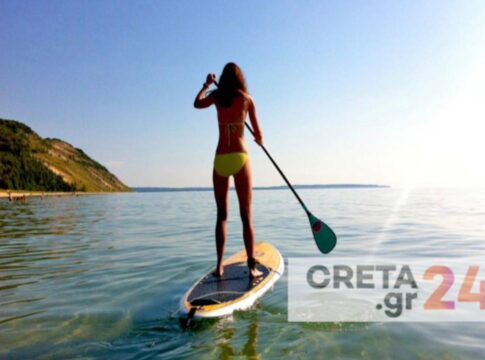 Γυναίκα εγκλωβίστηκε στα βράχια σε παραλία του Ηρακλείου – Σωτήρια η επέμβαση των λουόμενων