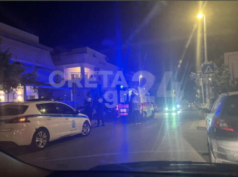 Hράκλειο: Προσπάθησε να ξεφύγει από τους αστυνομικούς και έπεσε σε αυτοκίνητο