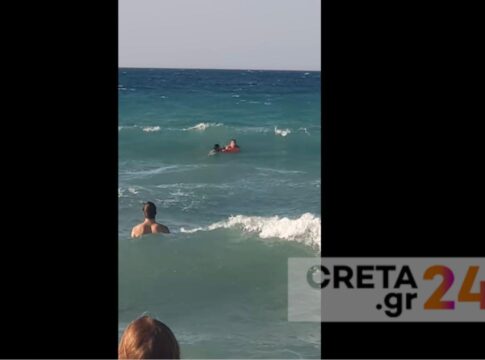 Ηράκλειο: Ήρωας σερβιτόρος έσωσε τη ζωή λουόμενου που κινδύνευσε να πνιγεί – Βίντεο