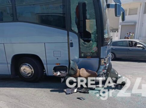 Ηράκλειο: Μηχανή συγκρούστηκε με λεωφορείο – Εικόνες