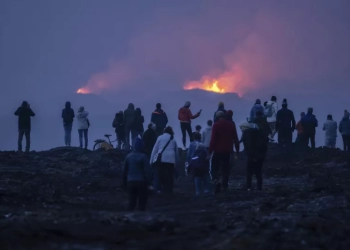 Ισλανδία: Το ηφαίστειο που δεν... κοιμάται - Δείτε βίντεο από το πύρινο ποτάμι