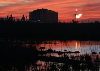 Καύση φυσικού αερίου: Yπερθερμαίνει τον πλανήτη όσο η Γαλλία