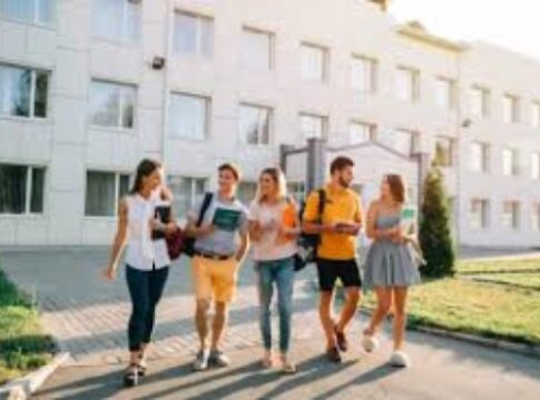 «Κοινωνική Αφύπνιση»: Ευχές για τους επιτυχόντες των Πανελλαδικών