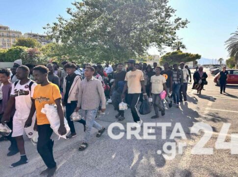 Κρήτη: Χειροπέδες σε τέσσερις διακινητές μεταναστών