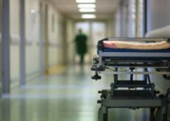 Λάρισα: Εξιτήριο για τη γιατρό που νοσηλεύτηκε με αιμορραγικό πυρετό