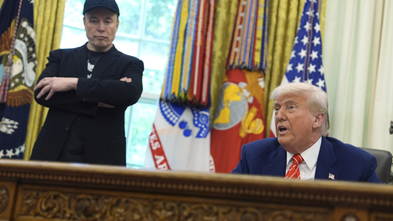 Μασκ: Ανακοίνωσε 3ο κόμμα - Άμεση αντίδραση Τραμπ με απειλές