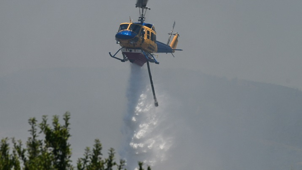 Νέα φωτιά στον Άγιο Ιγνάτιο στη Μυτιλήνη - Κάηκαν αυτοκίνητα στο Κεράμι