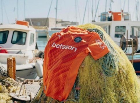 ΟΦΗ: Λανσάρει ξανά την πορτοκαλί εμφάνιση