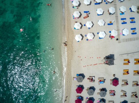 Παραλία στην Κρήτη «έχασε» τη Γαλάζια Σημαία της – Η ανακοίνωση του δήμου