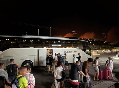 Πυρκαγιά στην Ιεράπετρα: Σε κατάσταση ετοιμότητας το ΚΤΕΛ Ηρακλείου – Λασιθίου