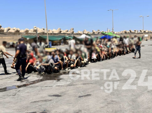 Ρέθυμνο: Από το λιμάνι στο κτίριο της Κιτρένωσης οι εκατοντάδες μετανάστες