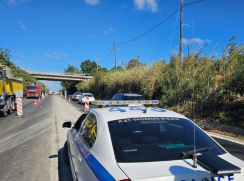 Στο νοσοκομείο οδηγός μηχανής μετά από τροχαίο στα κολωνάκια του ΒΟΑΚ – Εικόνες