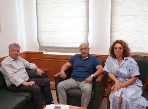 Συνάντηση του Περιφερειάρχη Κρήτης με τον Δήμαρχο Σφακίων