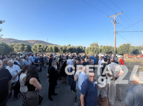 «Το στρατόπεδο ανήκει στην κοινωνία» – Αντιδράσεις για τη δομή μεταναστών στο δήμο Μινώα Πεδιάδας