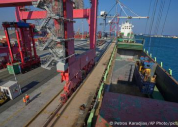 Ακόμα να δέσει το πλοίο από την Κύπρο για τη Γάζα