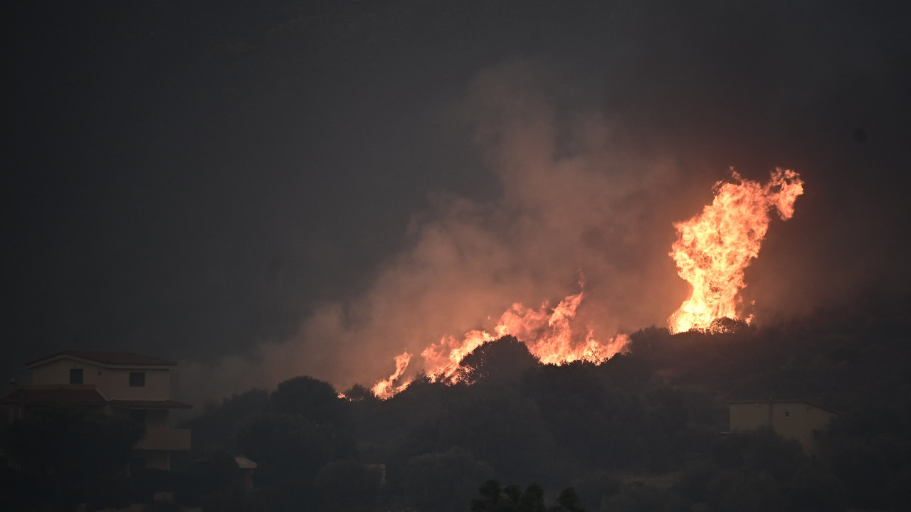 Αρχαία Ολυμπία: Eκκενώνεται η Ηράκλεια- Προς τα πρώτα σπίτια η φωτιά