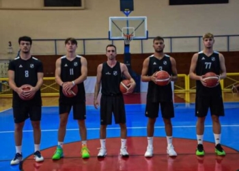 Μπήκε στο γήπεδο και το τμήμα μπάσκετ του ΟΦΗ-Ευχές για καλή σεζόν απο τον Ερασιτέχνη ΟΦΗ
