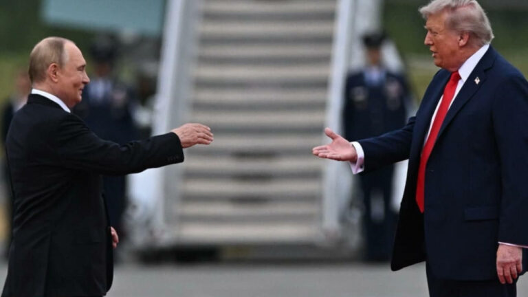 CNN: Ο Πούτιν δεν ήταν στον Λευκό Οίκο, αλλά η φωνή του ακούστηκε