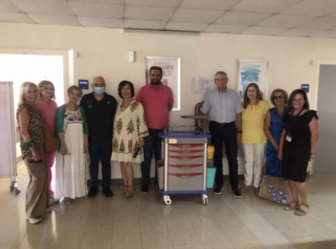 Δωρεά τροχήλατου στην Ογκολογική Κλινική του ΠΑΓΝΗ