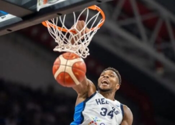 Ελλάδα – Ιταλία 75-66: Ο Γιάννης Αντετοκούνμπο ισοπέδωσε τους Ιταλούς στην πρεμιέρα της γαλανόλευκης στο Eurobasket 2025