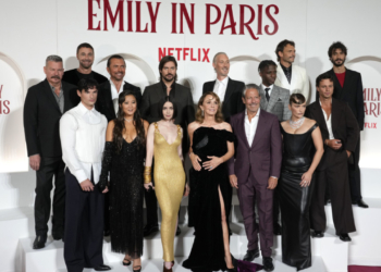 Emily in Paris: Πέθανε ο βοηθός σκηνοθέτη κατά τη διάρκεια των γυρισμάτων στη Βενετία