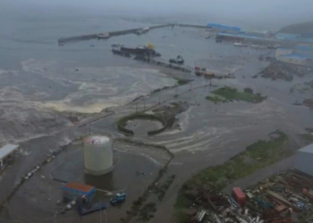 Εντυπωσιακό βίντεο της NOAA: Έτσι ξεσπά τσουνάμι μετά από 8,8 Ρίχτερ