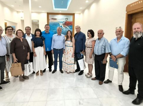 Επίσκεψη του Προεδρείου του Παγκοσμίου Συμβουλίου Κρητών και των Προέδρων των Ομοσπονδιών στον Περιφερειάρχη Κρήτης