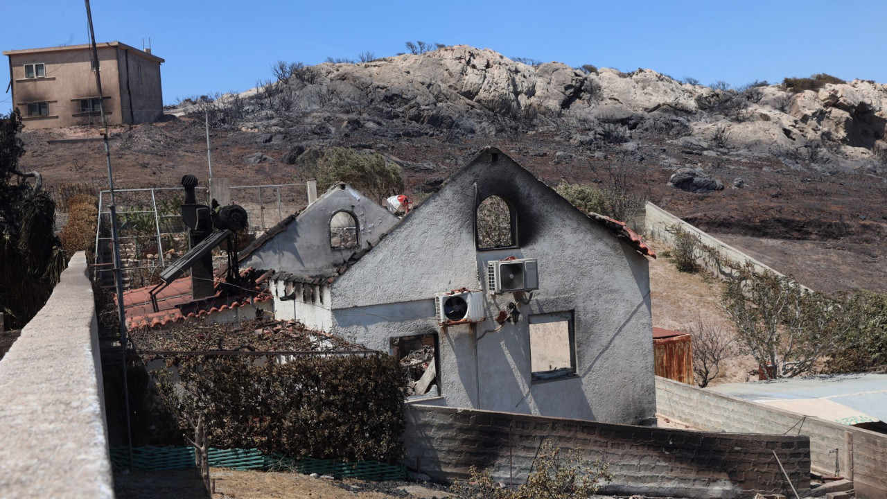 Φωτιά στην Κερατέα: Ελεύθεροι οι δύο υπάλληλοι του ΔΕΔΔΗΕ