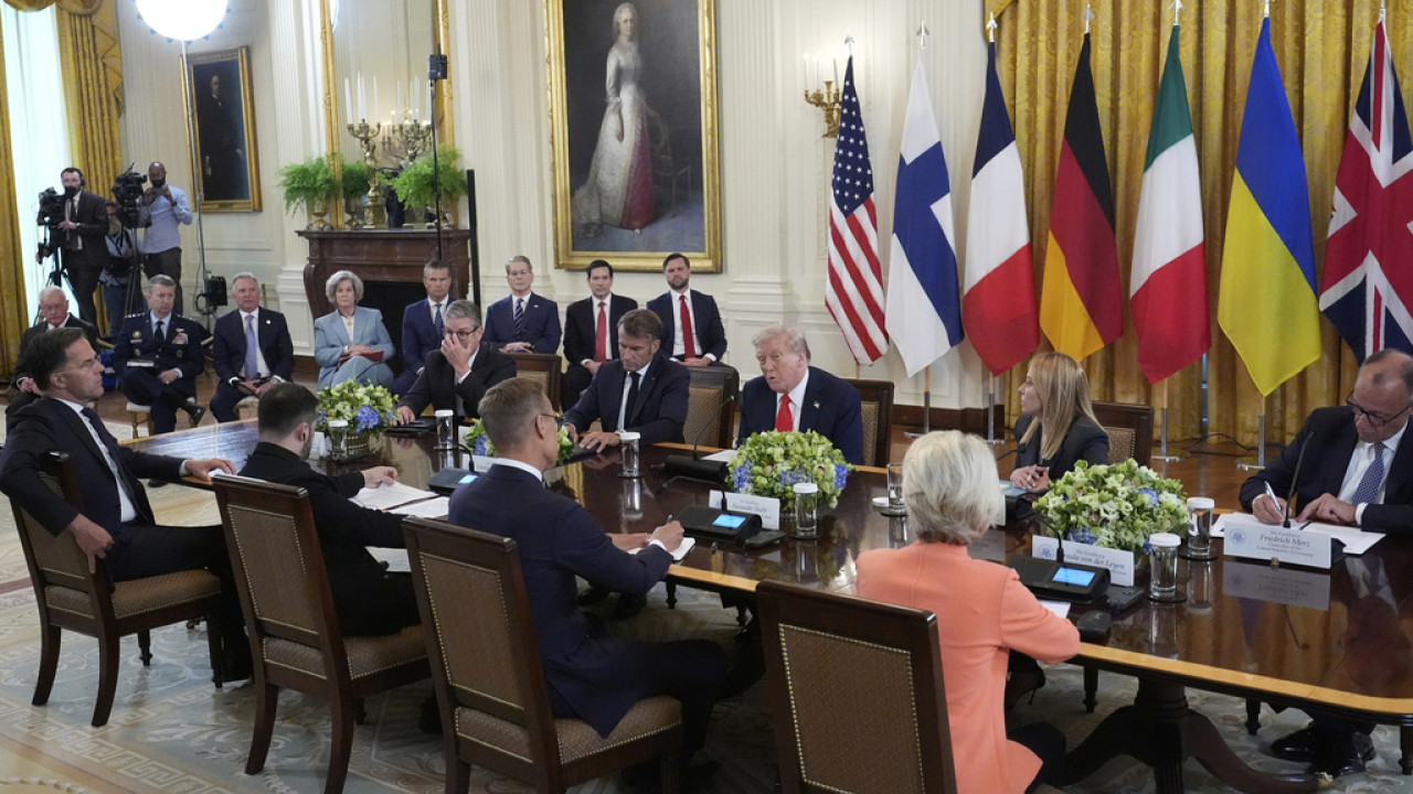 FT: Οι ΗΠΑ θα συμμετάσχουν με αεροπορική και πληροφοριακή υποστήριξη στις εγγυήσεις ασφαλείας για την Ουκρανία