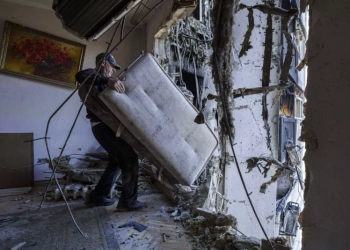 Η Μόσχα χτυπά αμάχους στο Κίεβο - Φωτογραφίες από το φονικό ρωσικό σφυροκόπημα