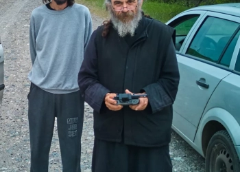 Ιερέας με κανάλι στο YouTube, drone και κάμερες προβάλλει το Βόιο Κοζάνης - Ποιος είναι ο «παπα-Drone» που έχει γίνει «viral»