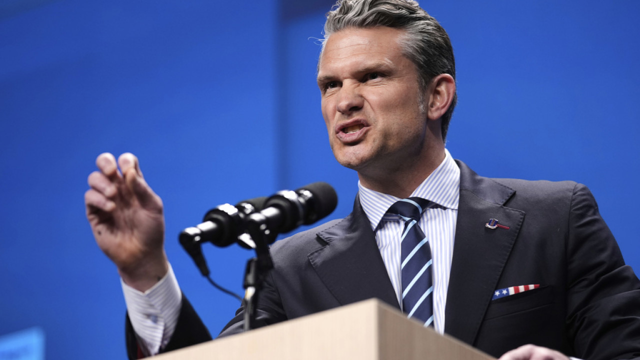 ΗΠΑ: «Καρατομήσεις» στην κορυφή του Πενταγώνου από τον Χέγκσεθ