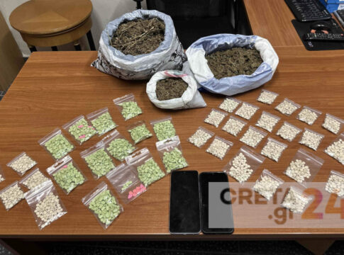 Ηράκλειο: Χειροπέδες σε δύο διακινητές ναρκωτικών – Κάνναβη και χιλιάδες χάπια στα σπίτια τους