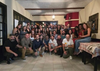 Ηράκλειο: Συναντήθηκαν ξανά 20 χρόνια μετά οι παλιοί συμμαθητές!