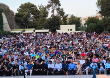 Ισχυρό μήνυμα για την Παπούρα στο κατάμεστο το Κηποθέατρο Νίκος Καζαντζάκης