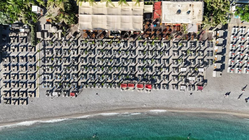 Καταγγελία για αυθαίρετες και παράνομες κατασκευές σε παραλίες της Ρόδου