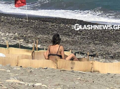 Κρήτη: Λουόμενη έκανε ηλιοθεραπεία μέσα σε προστατευμένο χώρο για χελώνες – Εικόνες