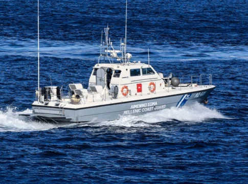 Κρήτη: Σκάφος προσέκρουσε στην προβλήτα λόγω μηχανικής βλάβης