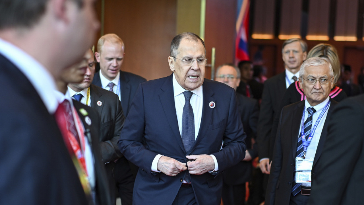 Λαβρόφ: Οι όροι της Ρωσίας για ειρήνη στην Ουκρανία