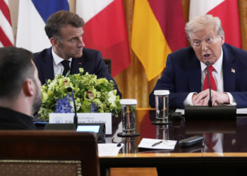 Λευκός Οίκος: Ο Τραμπ συνεχίζει να εργάζεται για μια συνάντηση Πούτιν - Ζελένσκι