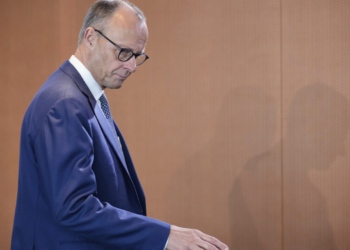 Μερτς: Η Ρωσία θα τερματίσει τον πόλεμο μόνο όταν δεν θα αντέχει πλέον οικονομικά